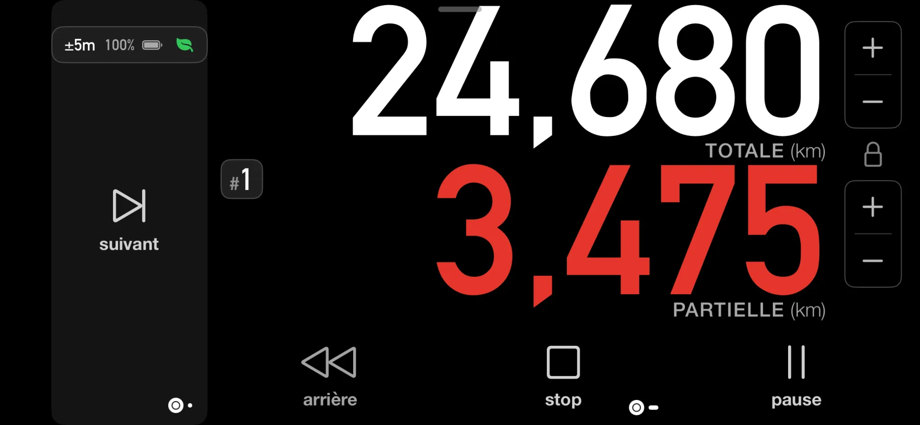 Tableau de bord 3pMaster sur iPhone en mode économie d'énergie noir complet, avec une feuille verte dans la barre de statut